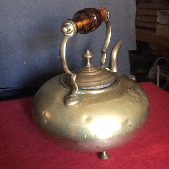 J.C. Brass  gooseneck footed tea pot - Picture 5 of 7